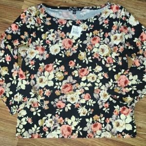 NWT Jrs Medium Try This Cropped Blouse